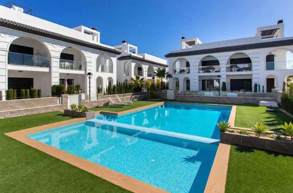 Quesada Apartment | Sunset Paradise - Sleeps 4 Pool Terrace & Views