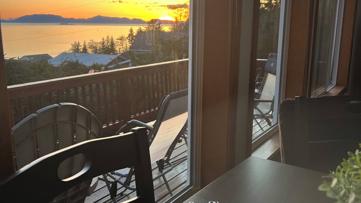 Ketchikan House | Sunset Paradise
