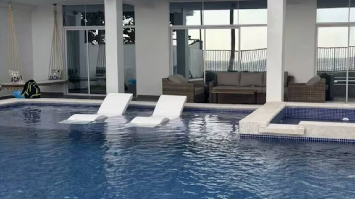 La Libertad House | Sunset Rock, modern beach house in La Libertad