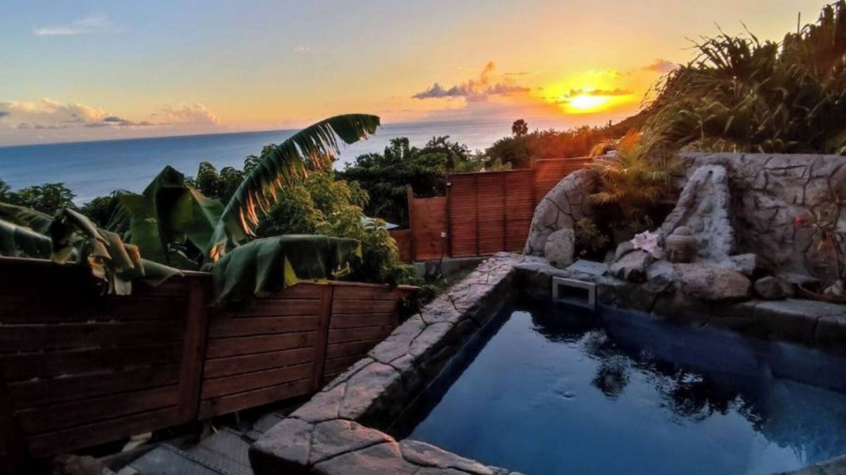 Case-Pilote House | Sunset Sapphire