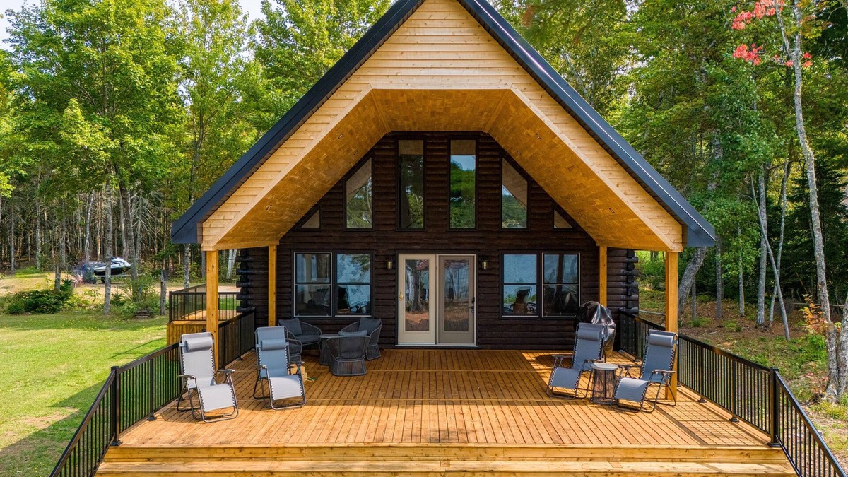 Mundleville Cabin | Sunset Shore Lodge. Pet friendly, Richibucto River