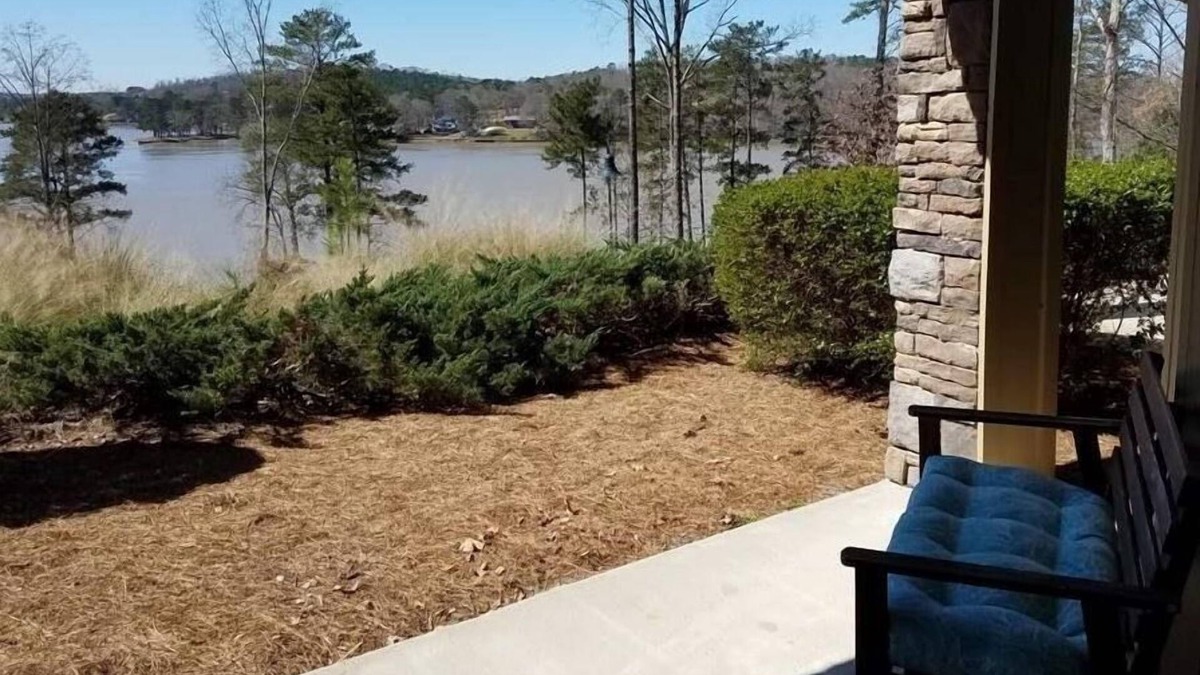 Talladega Condo | Sunset views over Logan Martin
