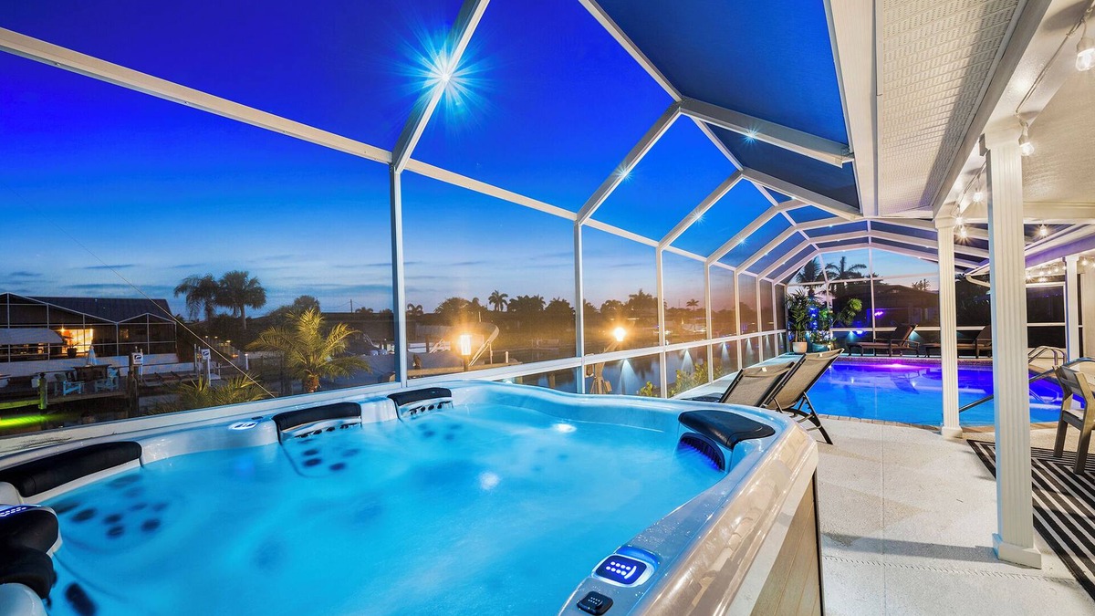 Caloosahatchee House | Sunset Villa - Htd Salt Pool - Hot Tub -Canal-Golf