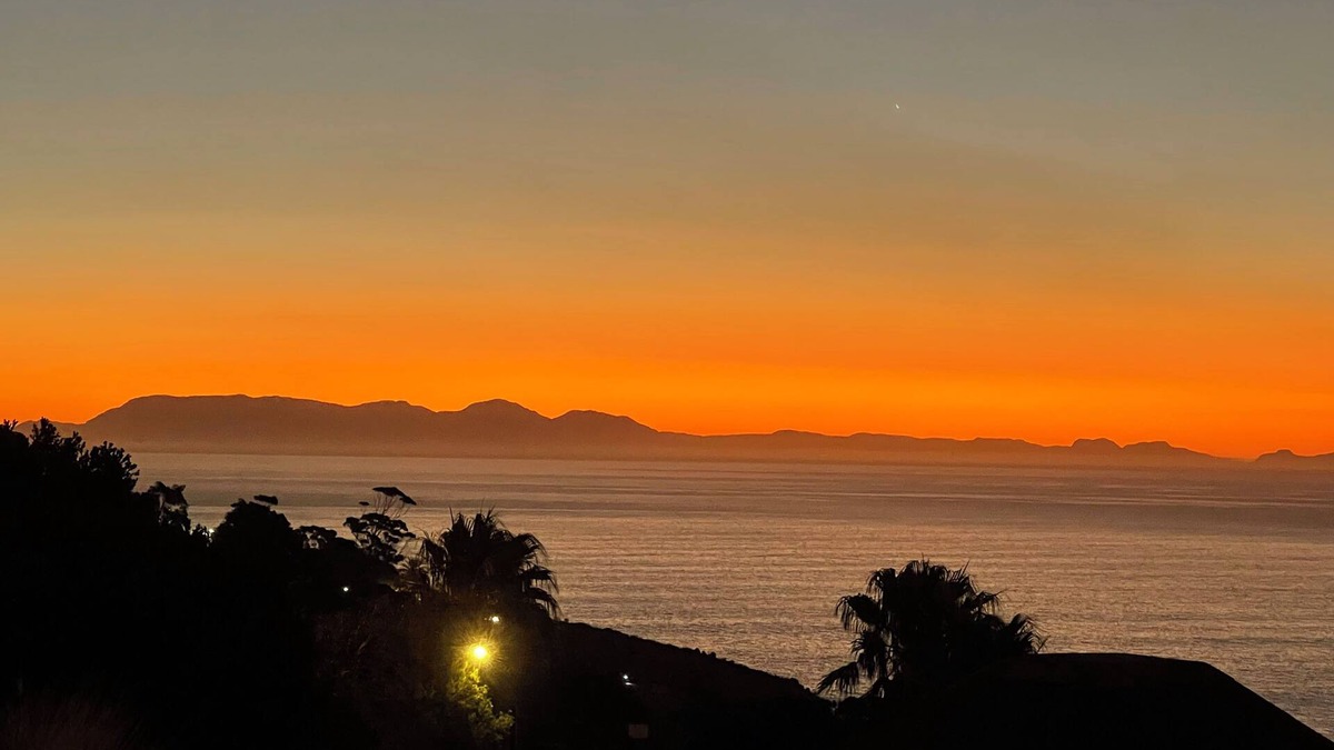 Gordon's Bay Villa | Sunset Villa with fantastic view and heated pool