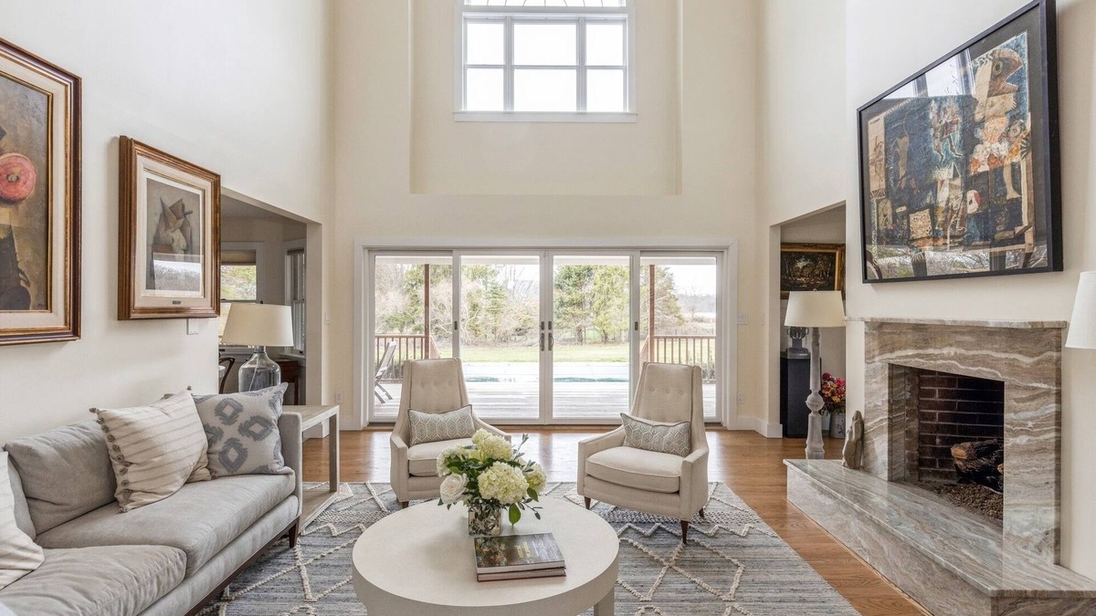 Sagaponack Villa | Sunsets and Rose by the Pond