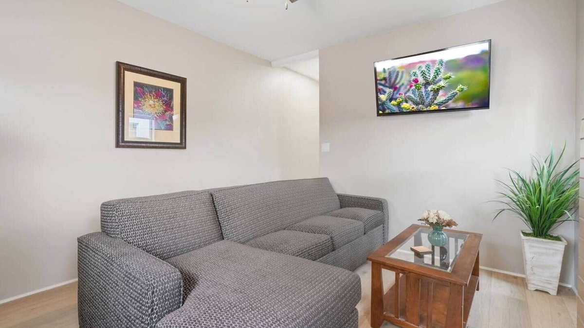 Armory Park Apartment | Sunsets at Historic Armory Park - Downtown