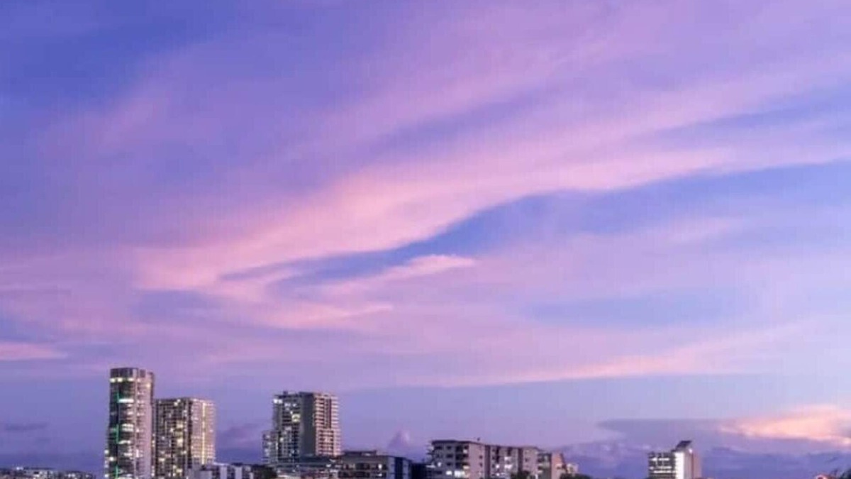 Stuart Park House | Sunsets & City Skyline Views with Pool