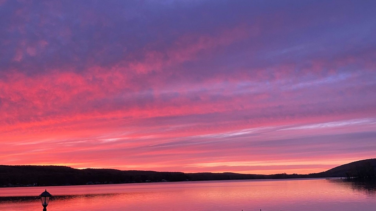 Bradford House | Sunsets In The Cove-Previously "Family Lake Memories Made Here"