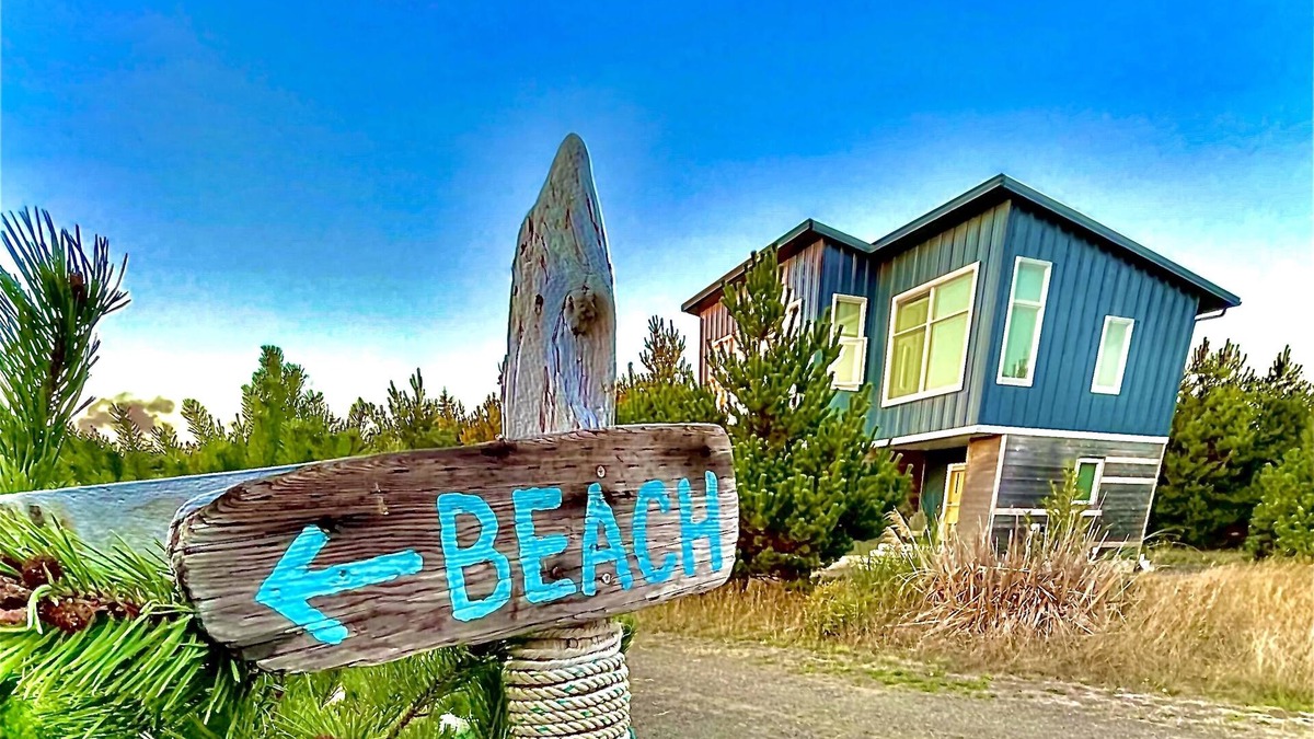 Grayland House | Sunsets, Ocean Views + Beach Path!