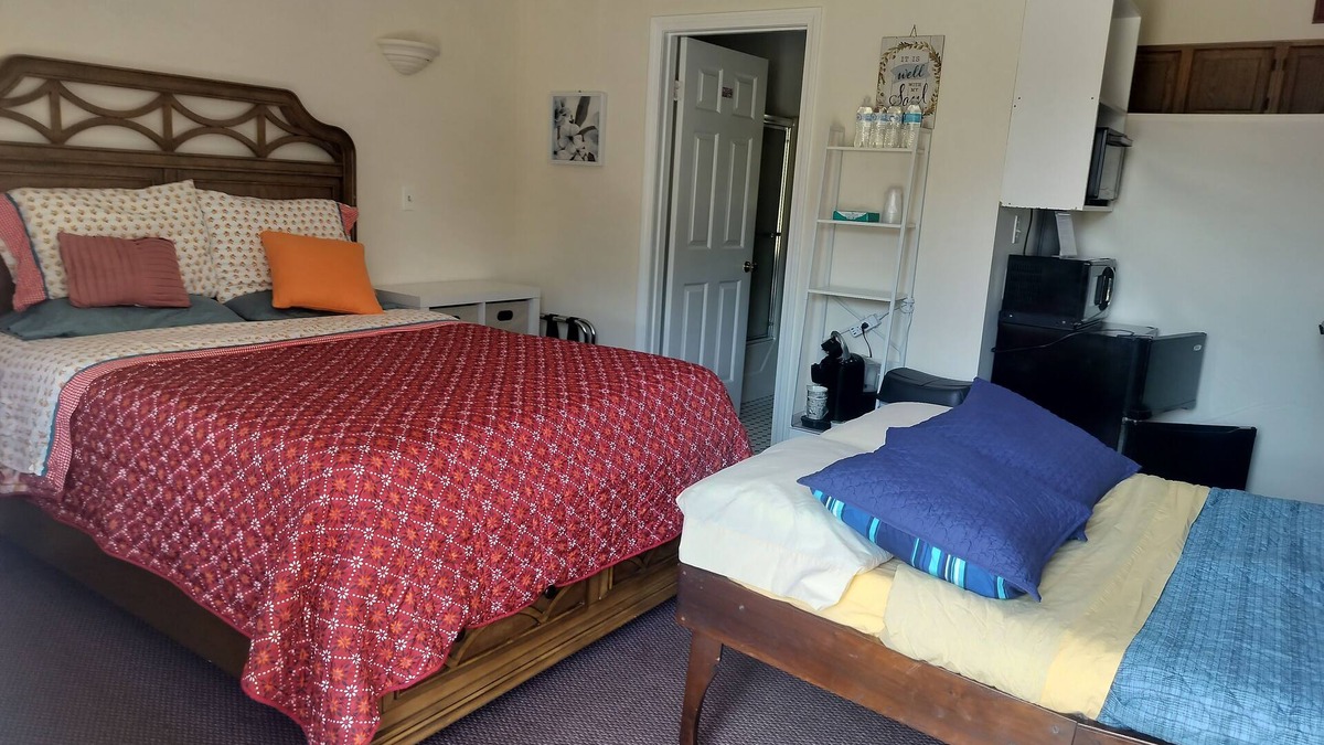 Greenwich Hotel | Sunshine Inn