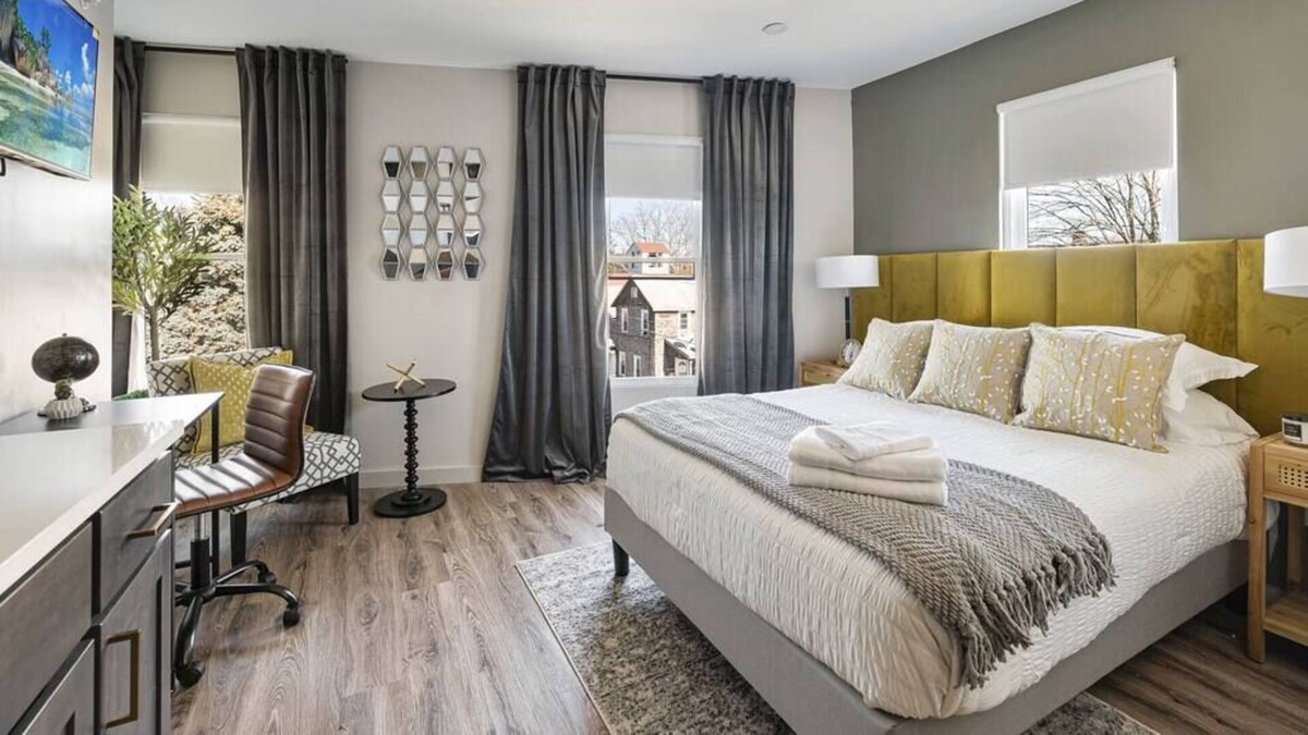 Middletown Condo | Sunshine Retreat: Cozy and Warm Studio
