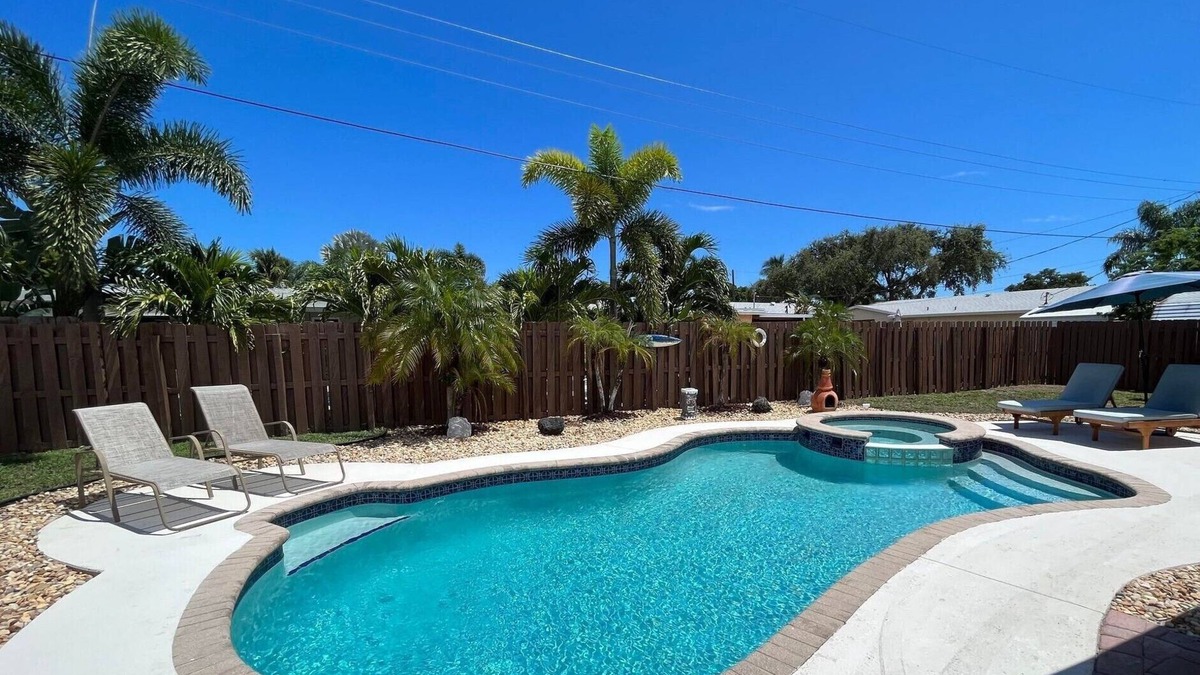 Deerfield Beach House | Sunshine Villa Paradise - 4 min to the Beach with Heated Pool