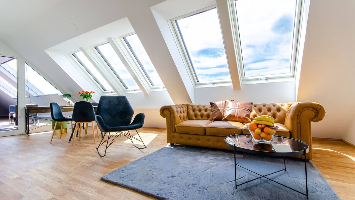 Weißgerber Apartment | SunSoaked & Comfy | City Center,♛King Bed, Balcony