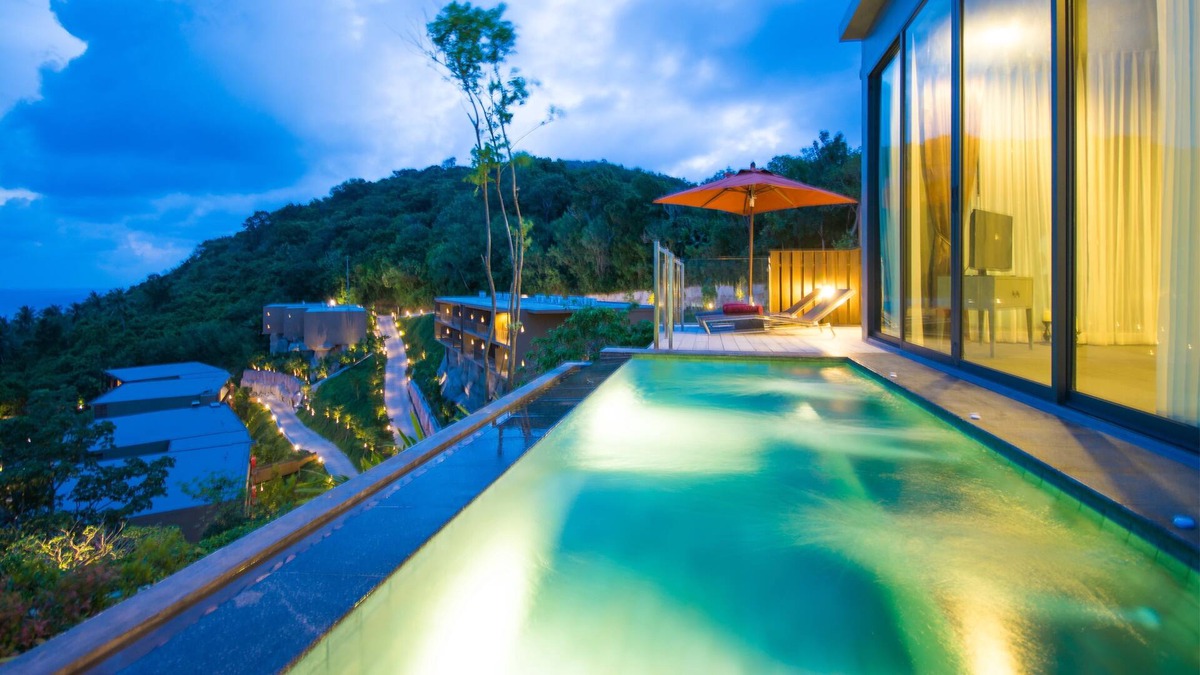 Nai Harn Hotel | Sunsuri Villas