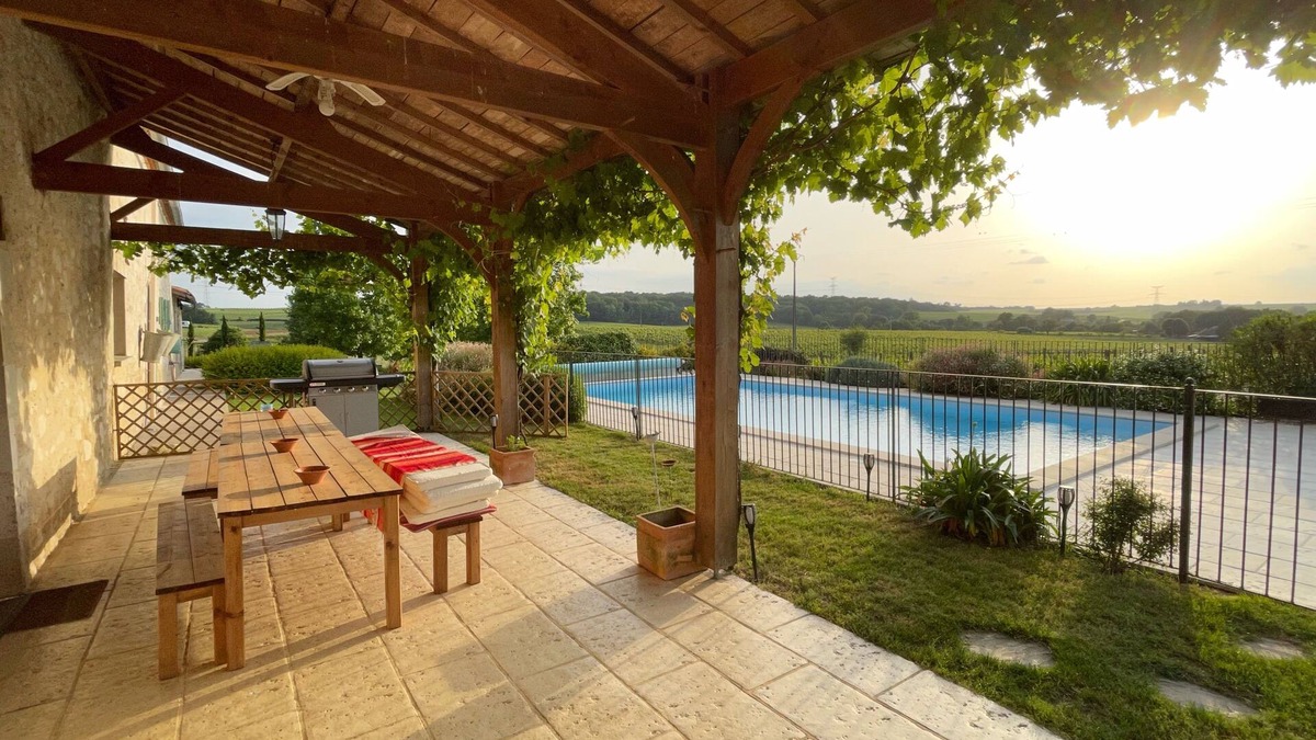 Les Leves-et-Thoumeyragues Villa | Superb family property, Château L'Indécise, swimming pool and large garden