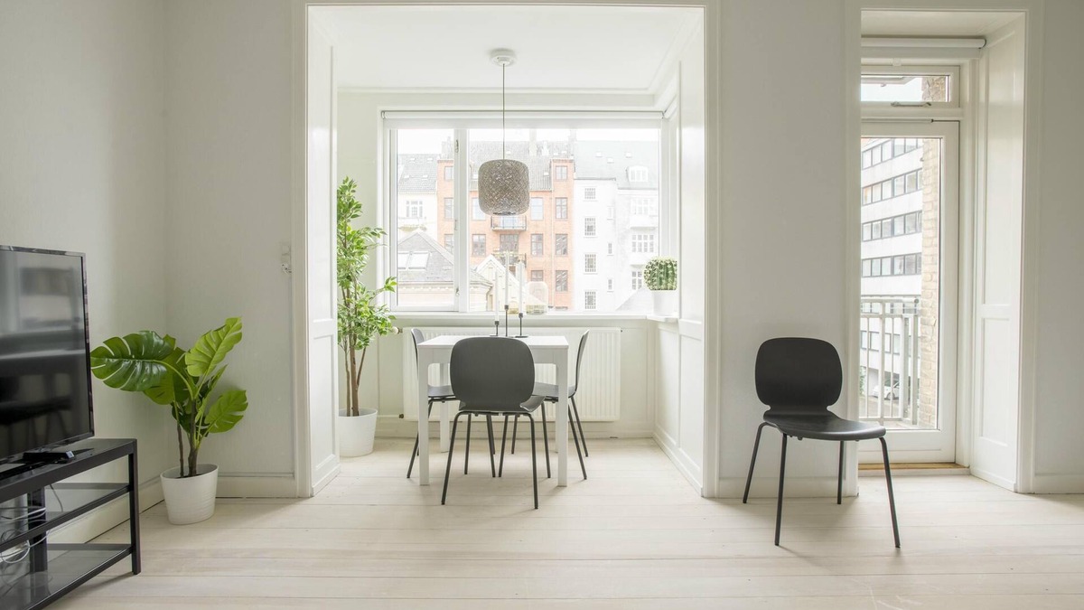 Frederiksberg C Apartment | Super 1-bed w/balcony in frederiksberg - 249