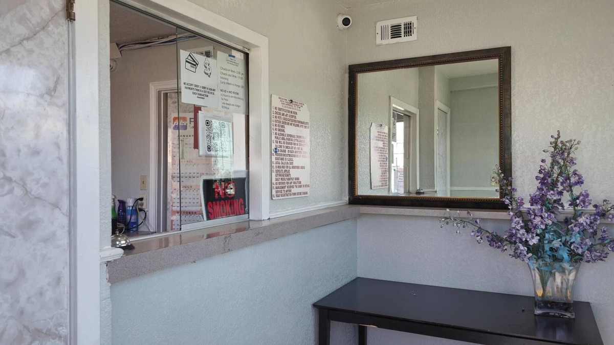 West San Antonio Hotel | Super 7 Inn By Oyo San Antonio N.W. Medical Center
