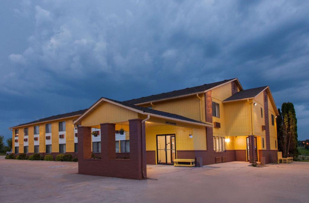Anamosa Hotel | Super 8 by Wyndham Anamosa IA