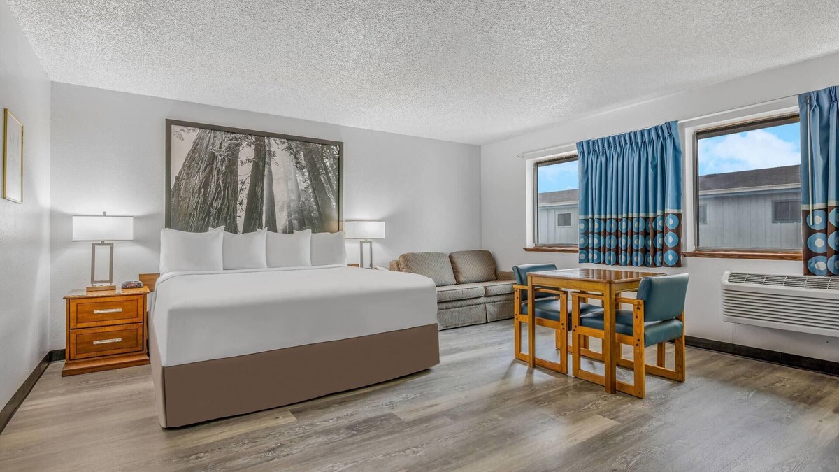 Pacific Hotel | Super 8 by Wyndham Arcata