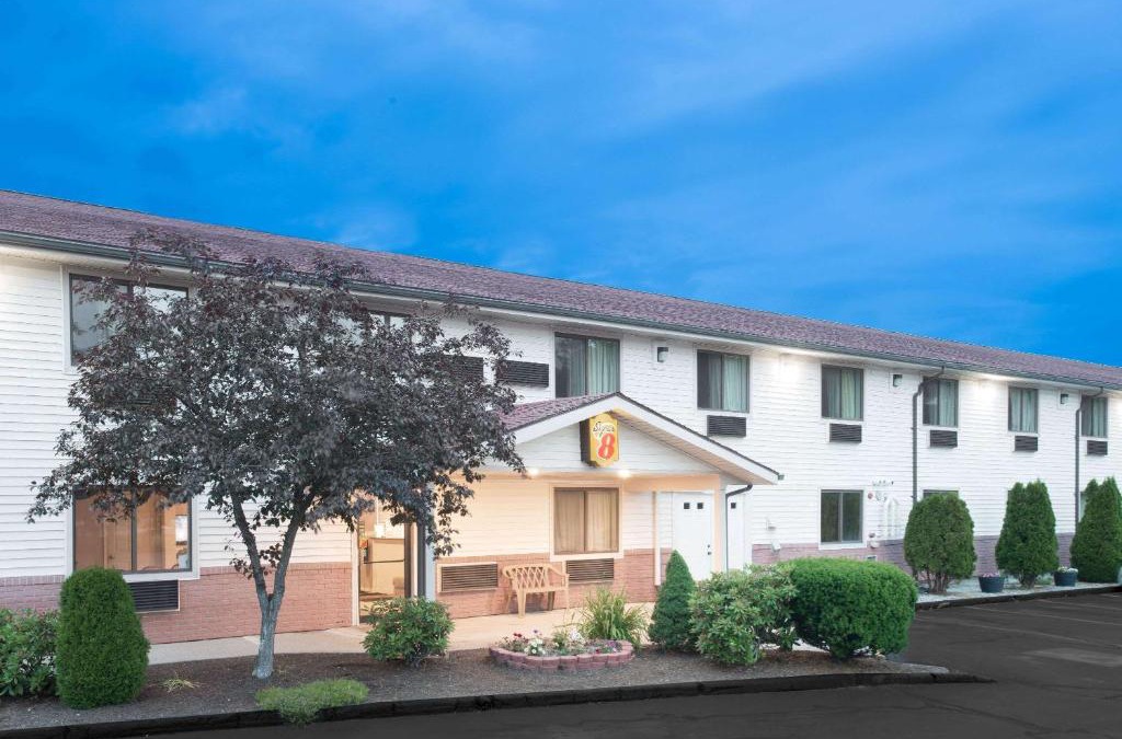 Augusta Hotel | Super 8 by Wyndham Augusta