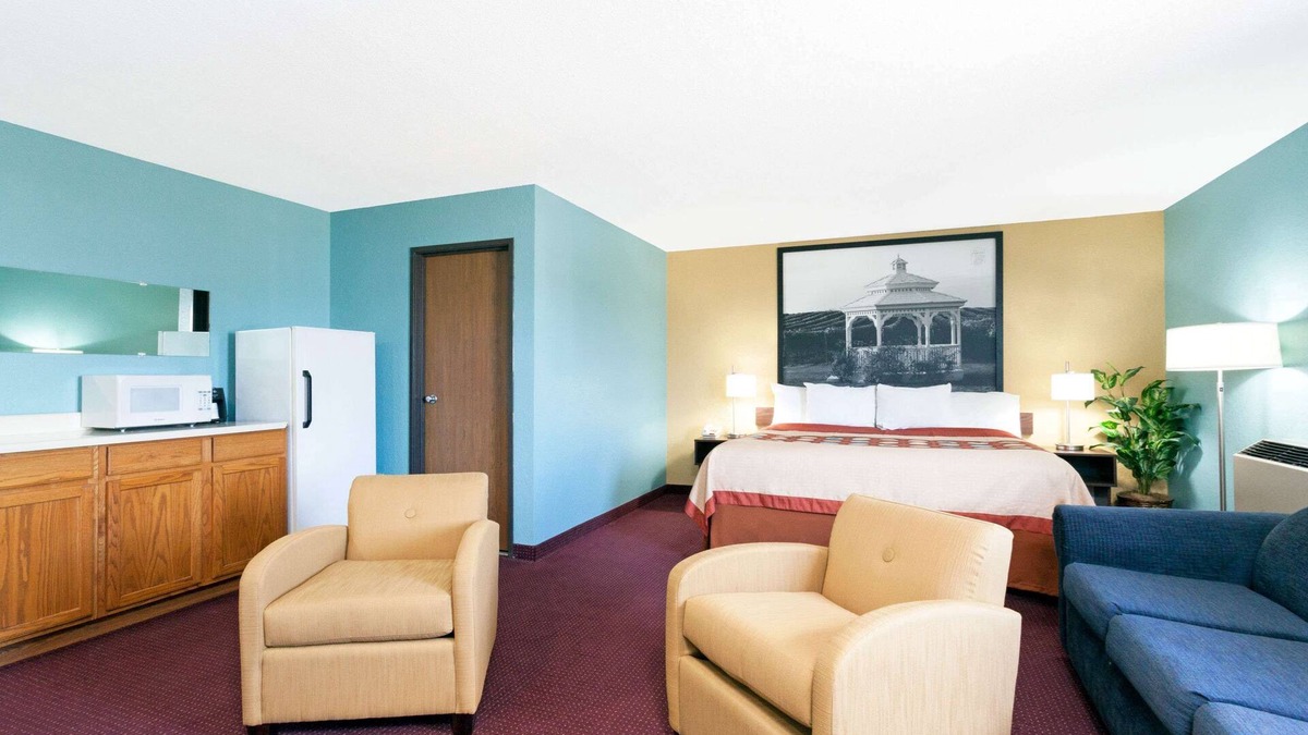 Bath Hotel | Super 8 by Wyndham Bath Hammondsport Area