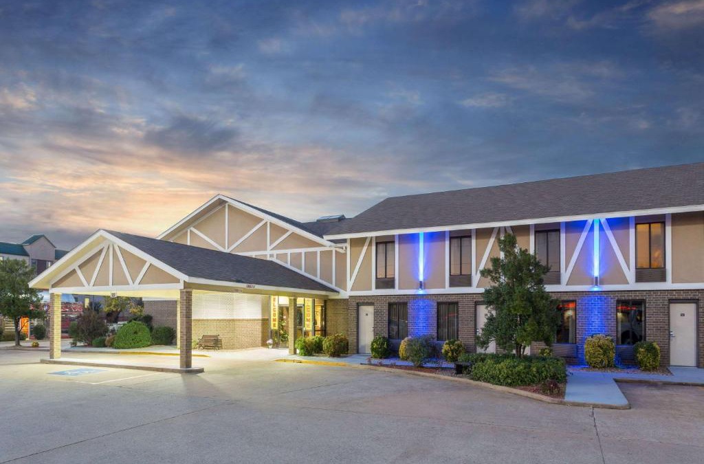 Bentonville Hotel | Super 8 by Wyndham Bentonville