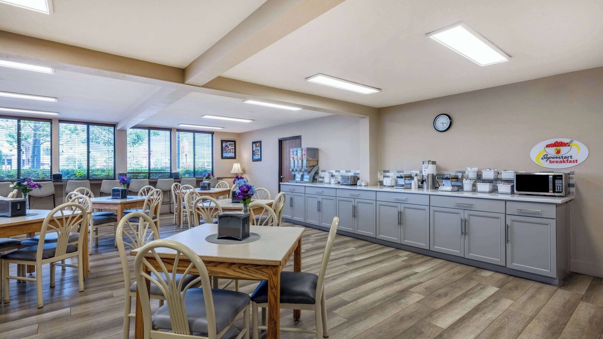 Butte Hotel | Super 8 by Wyndham Butte MT