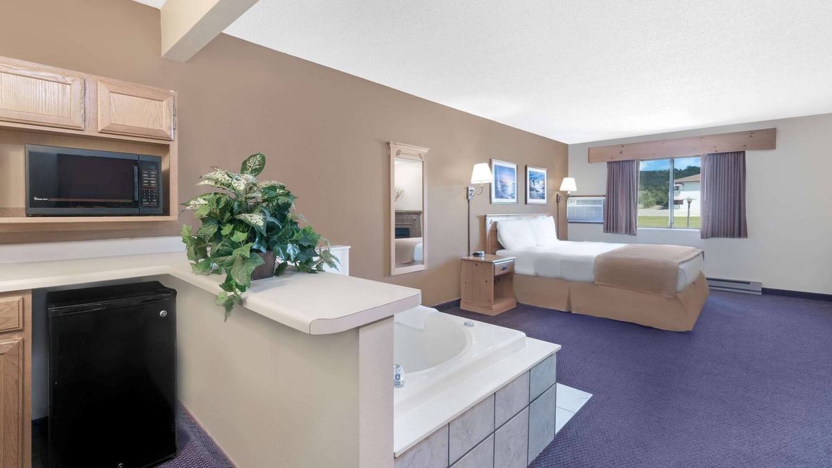 Chamberlain Hotel | Super 8 by Wyndham Chamberlain SD