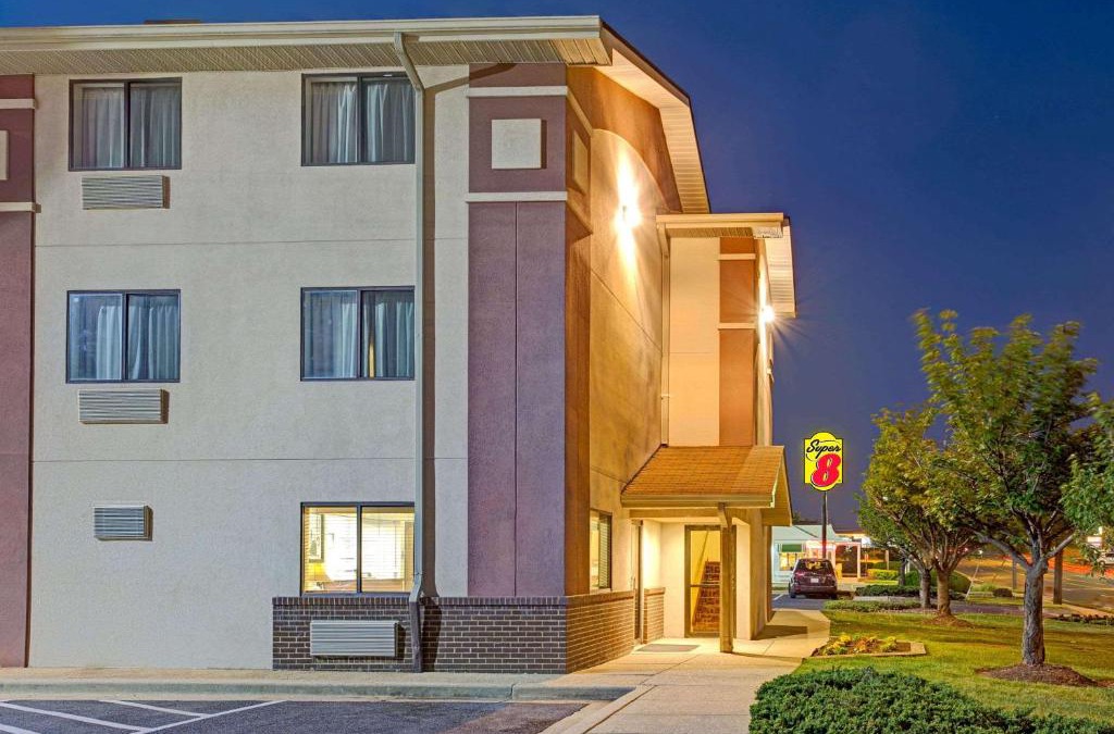 College Park Hotel | Super 8 by Wyndham College Park Wash DC Area