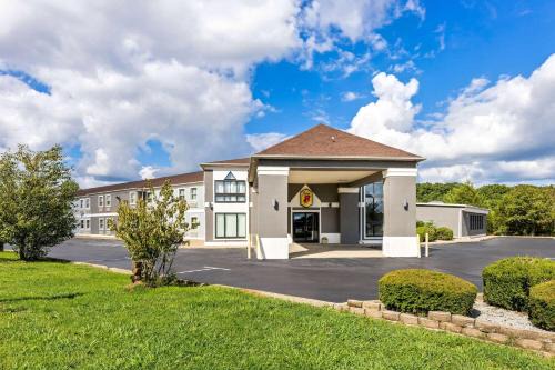 Dickson Hotel | Super 8 by Wyndham Dickson