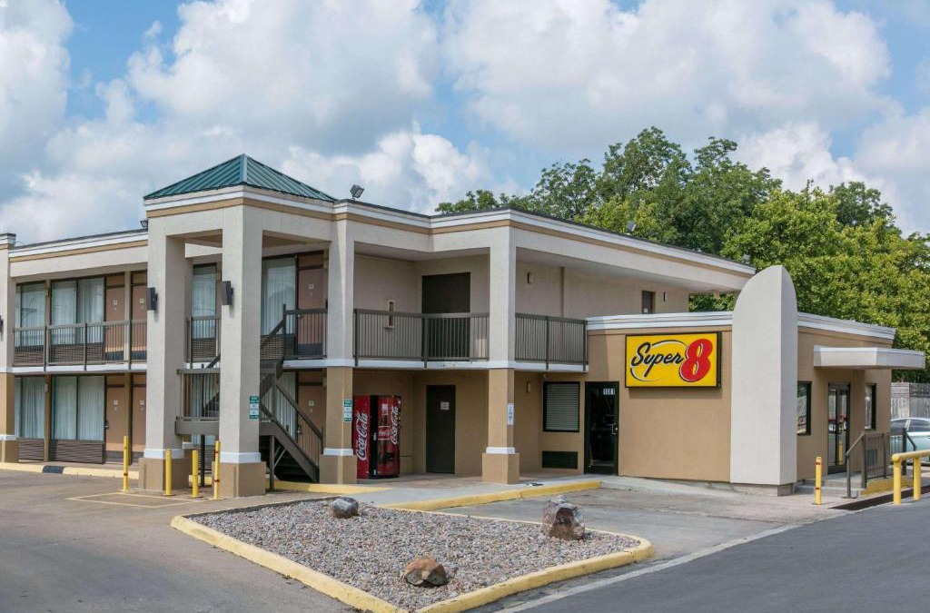Duncan Hotel | Super 8 by Wyndham Duncan