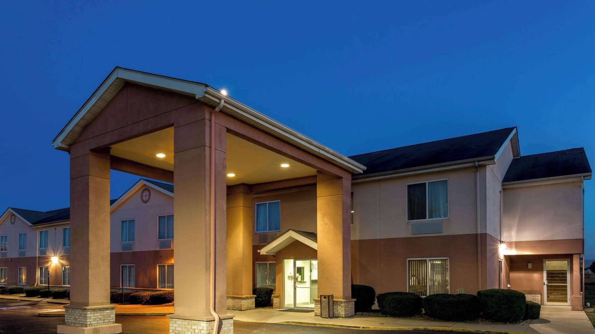 Frankfort Hotel | Super 8 by Wyndham Frankfort IN