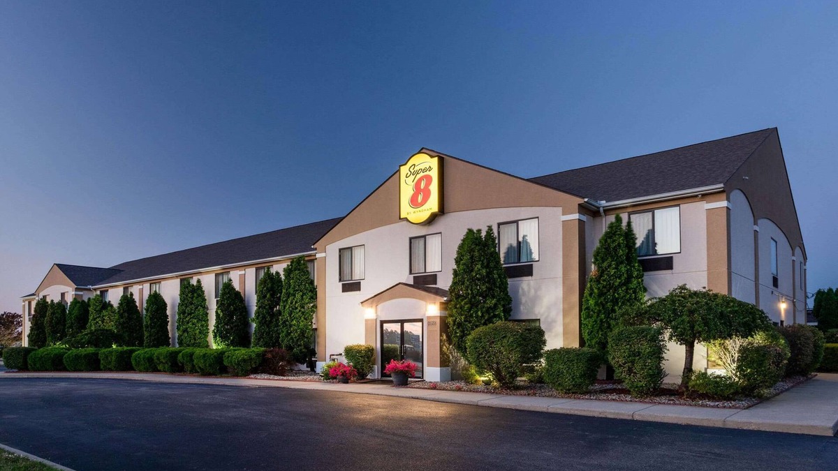 Goshen Hotel | Super 8 by Wyndham Goshen