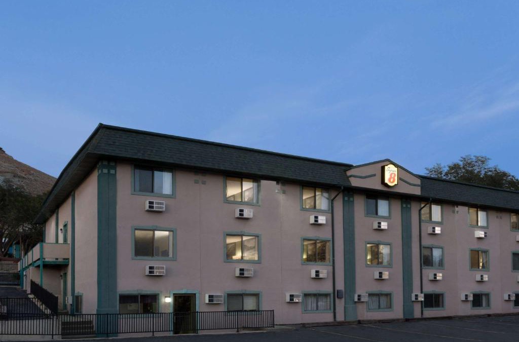 Green River Hotel | Super 8 by Wyndham Green River