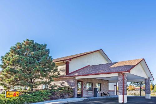 Greeley Hotel | Super 8 by Wyndham Greeley