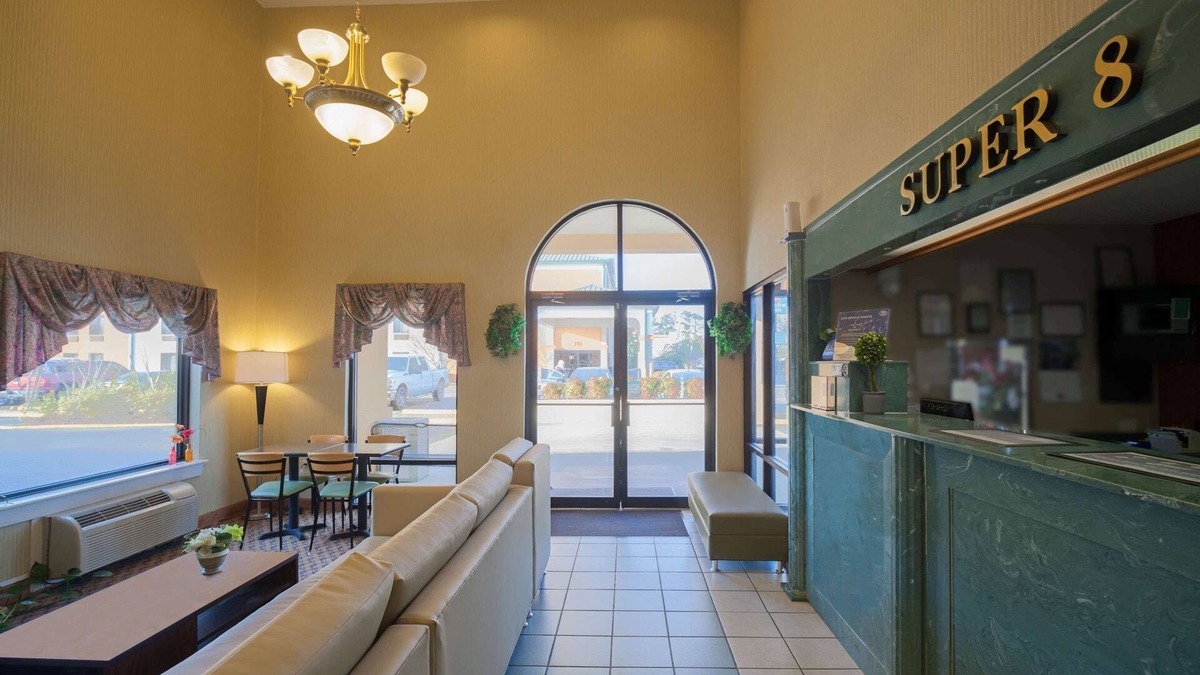 Hammond Hotel | Super 8 by Wyndham Hammond