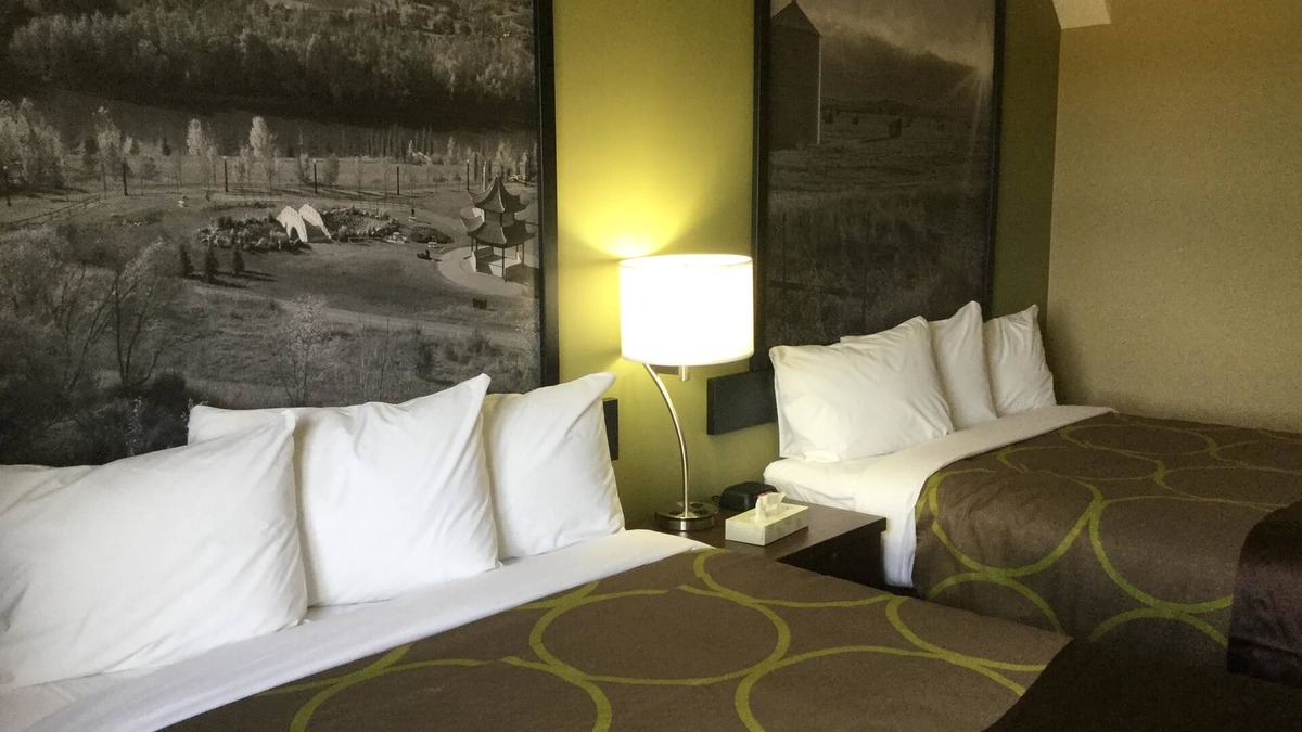 Hardisty Hotel | Super 8 by Wyndham Hardisty