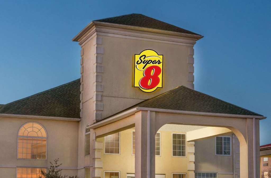 Harrisburg Hotel | Super 8 by Wyndham Harrisburg Hershey North