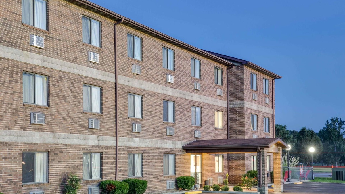 Kennett Hotel | Super 8 by Wyndham Kennett