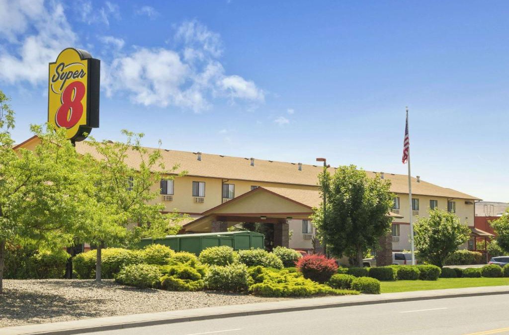 Tri-Cities Hotel | Super 8 by Wyndham Kennewick