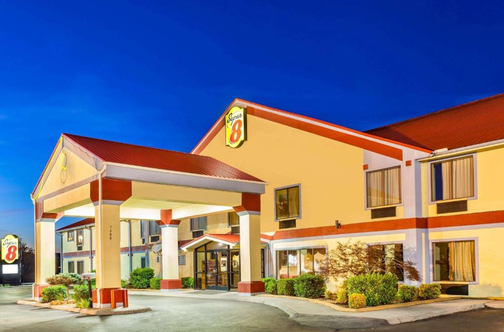 Morristown Hotel | Super 8 by Wyndham Morristown/South