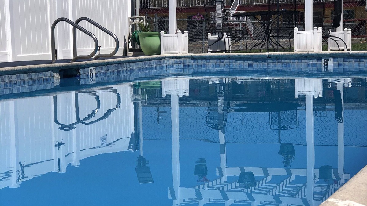 Ontario Hotel | Super 8 by Wyndham Ontario