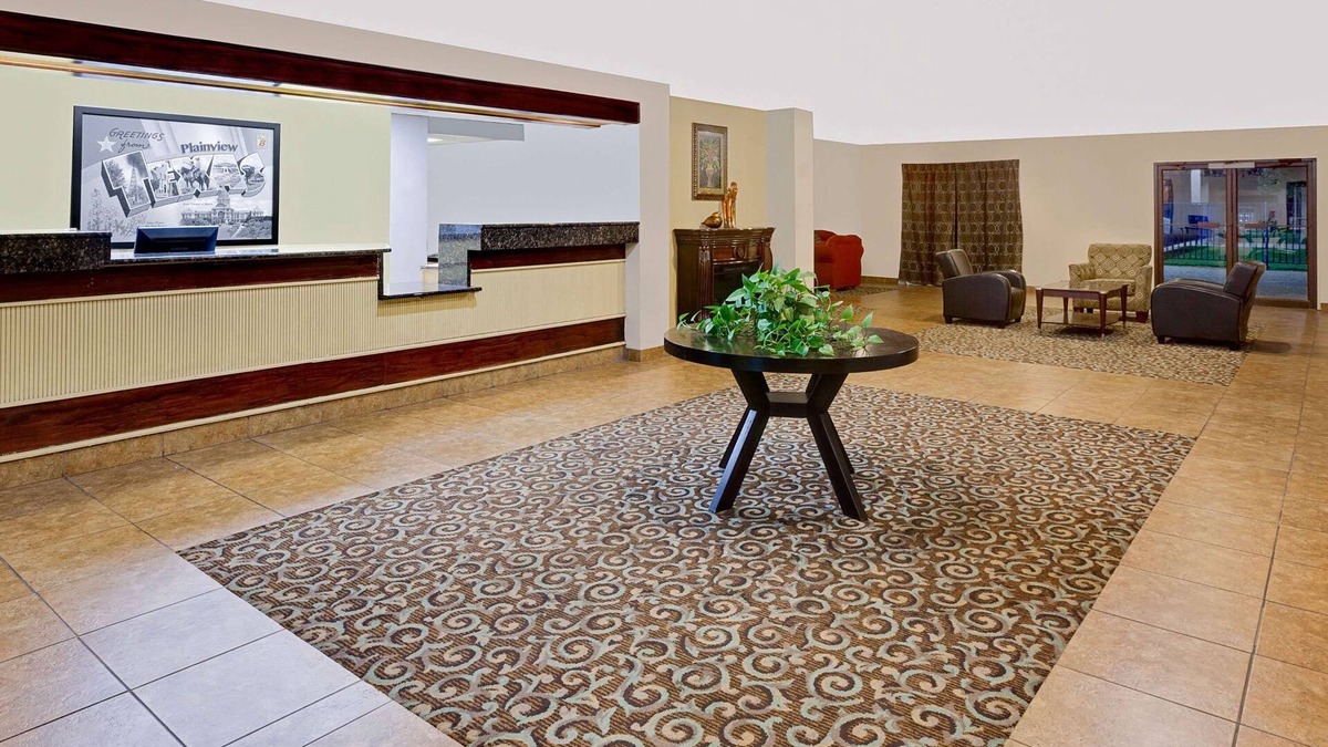 Plainview Hotel | Super 8 by Wyndham Plainview