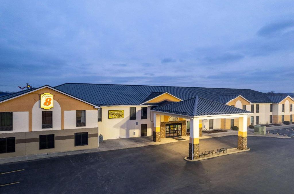 Shepherdsville Hotel | Super 8 by Wyndham Shepherdsville - Louisville South I65