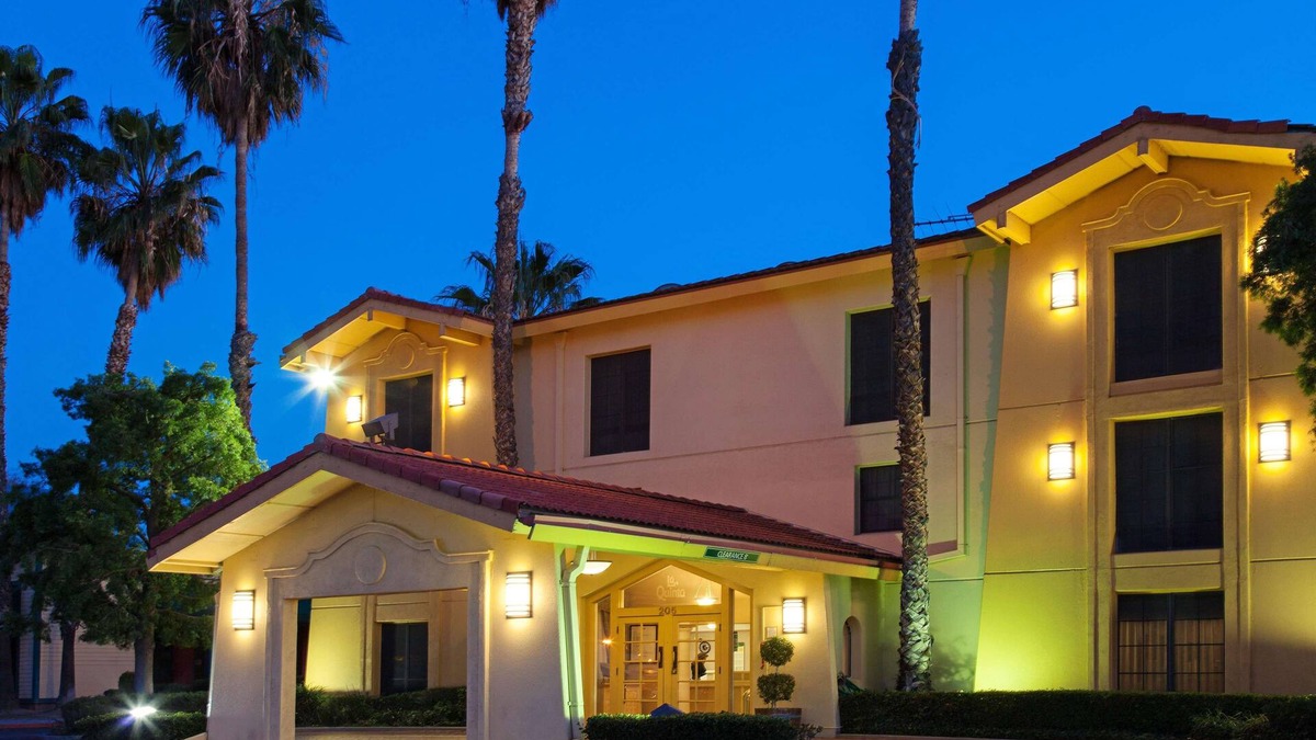 San Bernardino Hotel | Super 8 by Wyndham San Bernardino