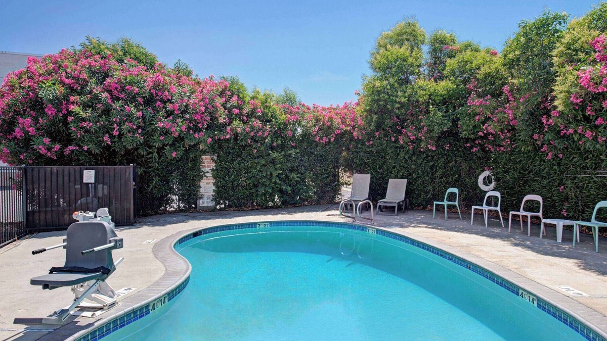 Parkway-South Sacramento Hotel | Super 8 by Wyndham Sacramento/Florin Rd