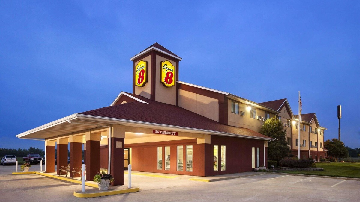 Salem Hotel | Super 8 by Wyndham Salem
