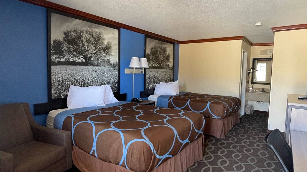 San Marcos Hotel | Super 8 by Wyndham San Marcos
