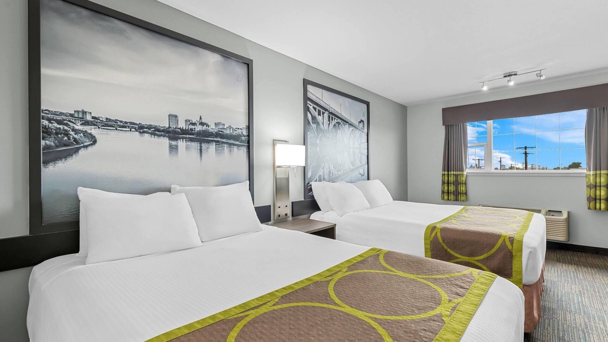 North Industrial Hotel | Super 8 by Wyndham Saskatoon Near Saskatoon Airport
