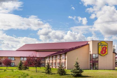 Sherwood Park Hotel | Super 8 by Wyndham Sherwood Park/Edmonton Area